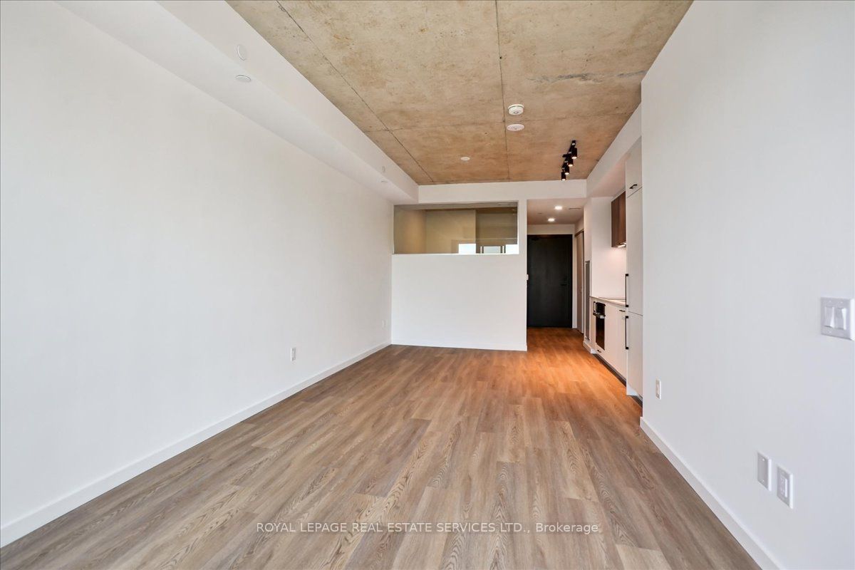 Toronto, ON M8Y 1L1, Canada, 2 Bedrooms Bedrooms, ,1 BathroomBathrooms,Residential,Active,215363