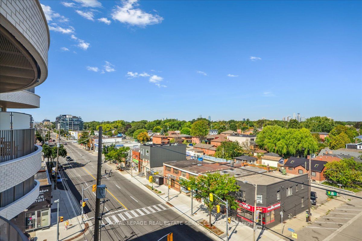 Toronto, ON M8Y 1L1, Canada, 2 Bedrooms Bedrooms, ,1 BathroomBathrooms,Residential,Active,215363