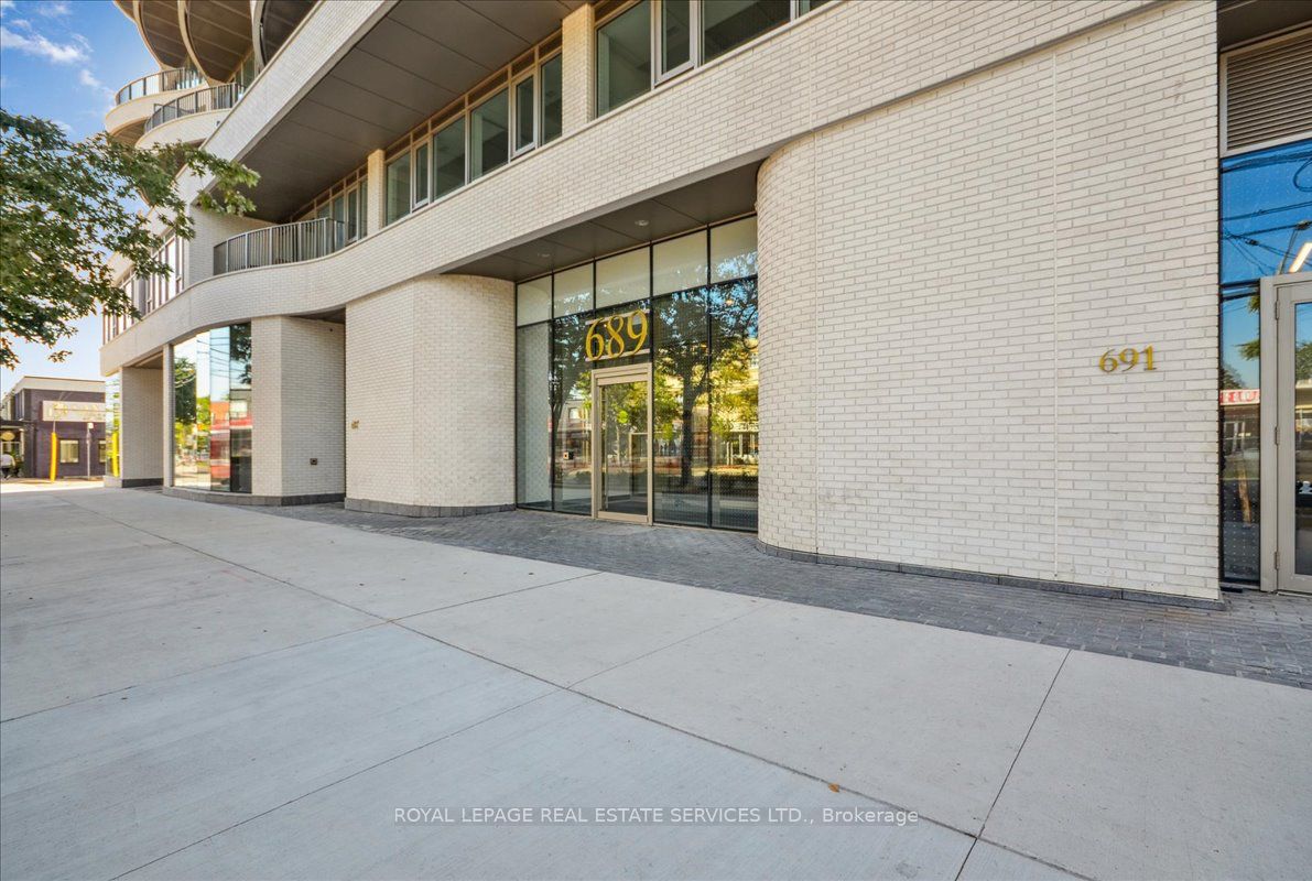 Toronto, ON M8Y 1L1, Canada, 2 Bedrooms Bedrooms, ,1 BathroomBathrooms,Residential,Active,215363