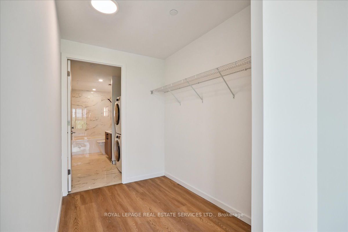 Toronto, ON M8Y 1L1, Canada, 2 Bedrooms Bedrooms, ,1 BathroomBathrooms,Residential,Active,215363