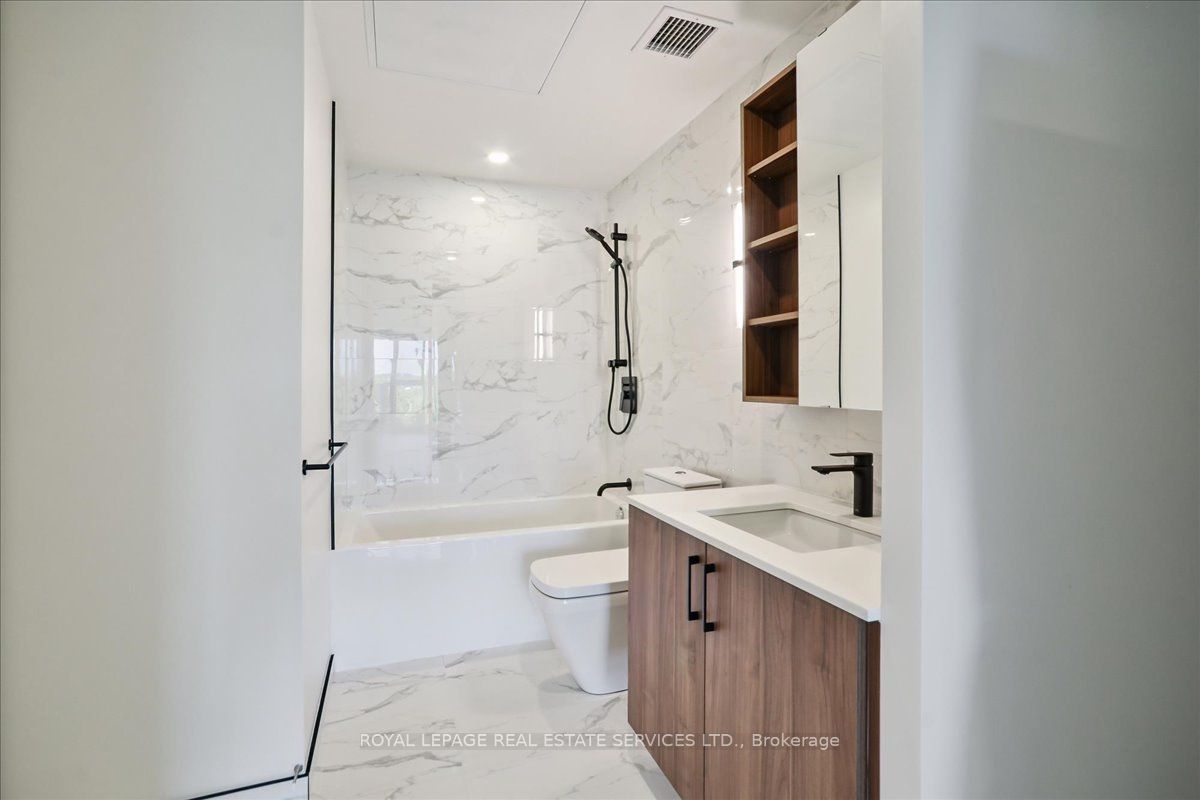 Toronto, ON M8Y 1L1, Canada, 2 Bedrooms Bedrooms, ,1 BathroomBathrooms,Residential,Active,215363