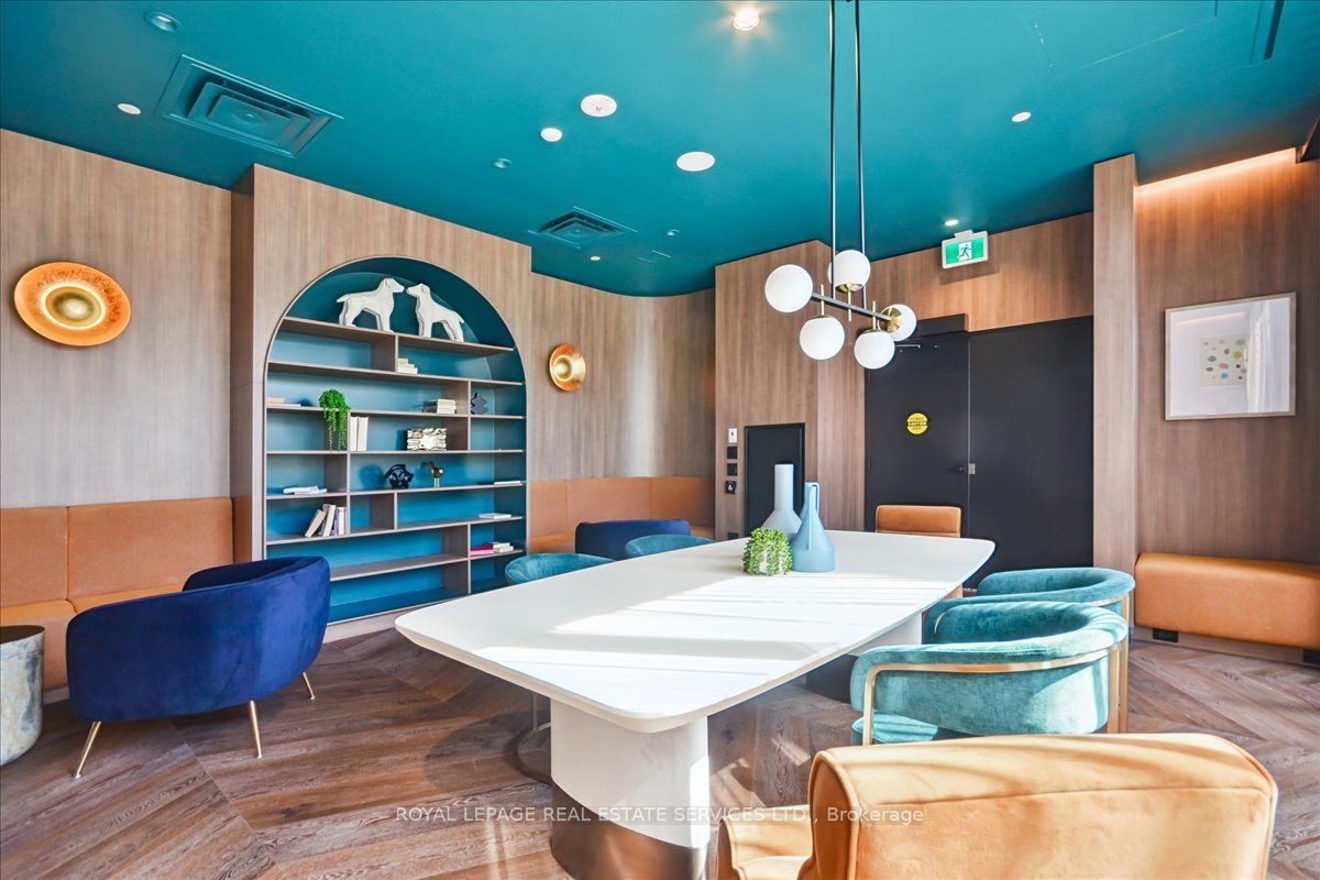 Toronto, ON M8Y 1L1, Canada, 2 Bedrooms Bedrooms, ,1 BathroomBathrooms,Residential,Active,215363