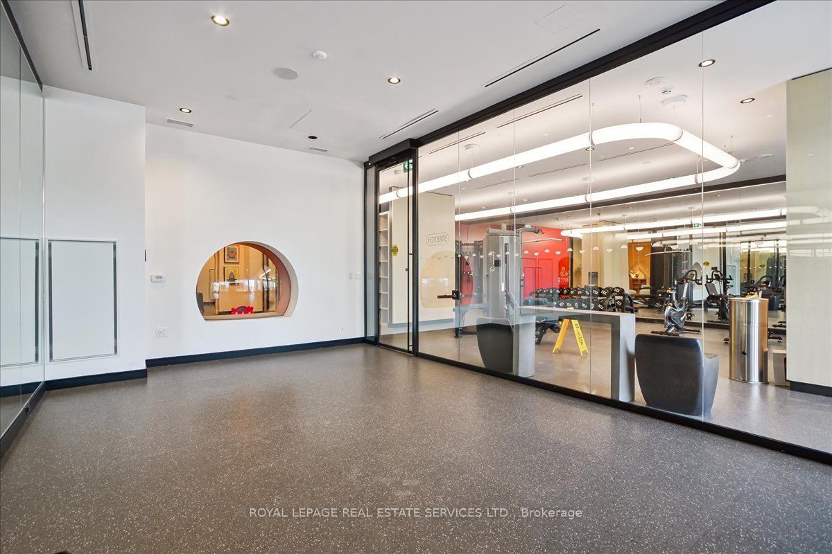 Toronto, ON M8Y 1L1, Canada, 2 Bedrooms Bedrooms, ,1 BathroomBathrooms,Residential,Active,215363