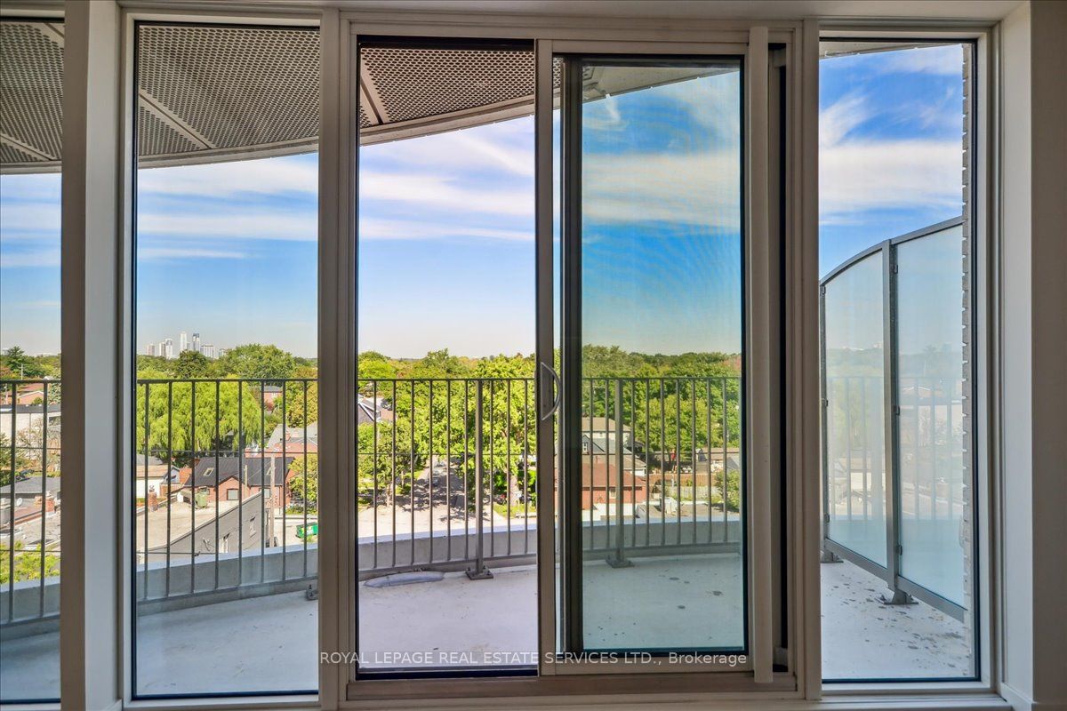 Toronto, ON M8Y 1L1, Canada, 2 Bedrooms Bedrooms, ,1 BathroomBathrooms,Residential,Active,215363