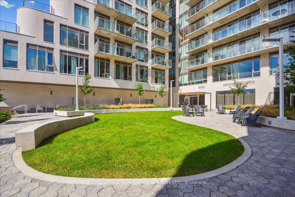 Toronto, ON M8Y 1L1, Canada, 2 Bedrooms Bedrooms, ,1 BathroomBathrooms,Residential,Active,215363