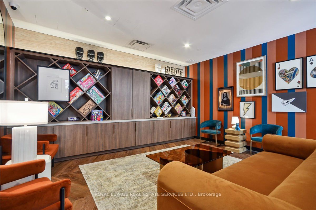 Toronto, ON M8Y 1L1, Canada, 2 Bedrooms Bedrooms, ,1 BathroomBathrooms,Residential,Active,215363