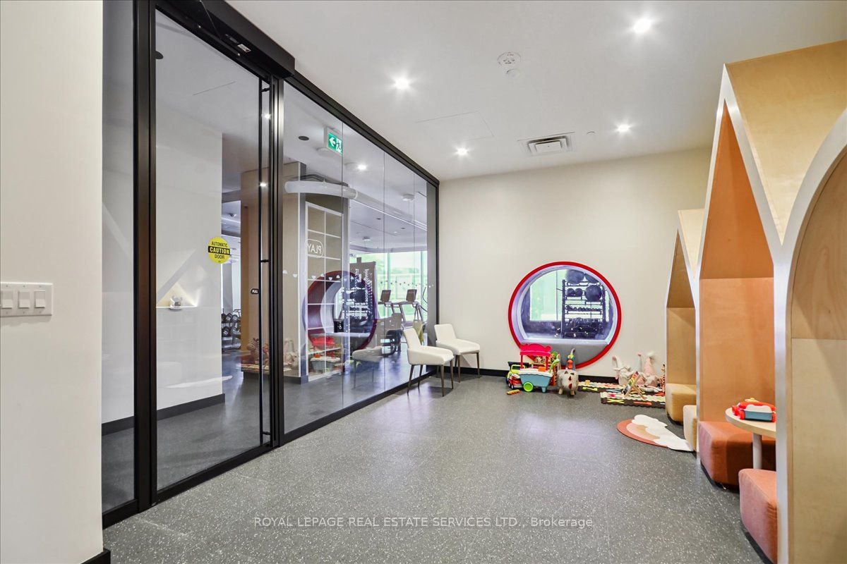 Toronto, ON M8Y 1L1, Canada, 2 Bedrooms Bedrooms, ,1 BathroomBathrooms,Residential,Active,215363