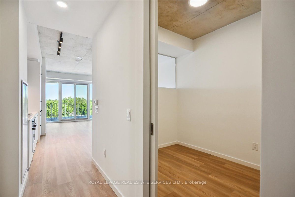 Toronto, ON M8Y 1L1, Canada, 2 Bedrooms Bedrooms, ,1 BathroomBathrooms,Residential,Active,215363