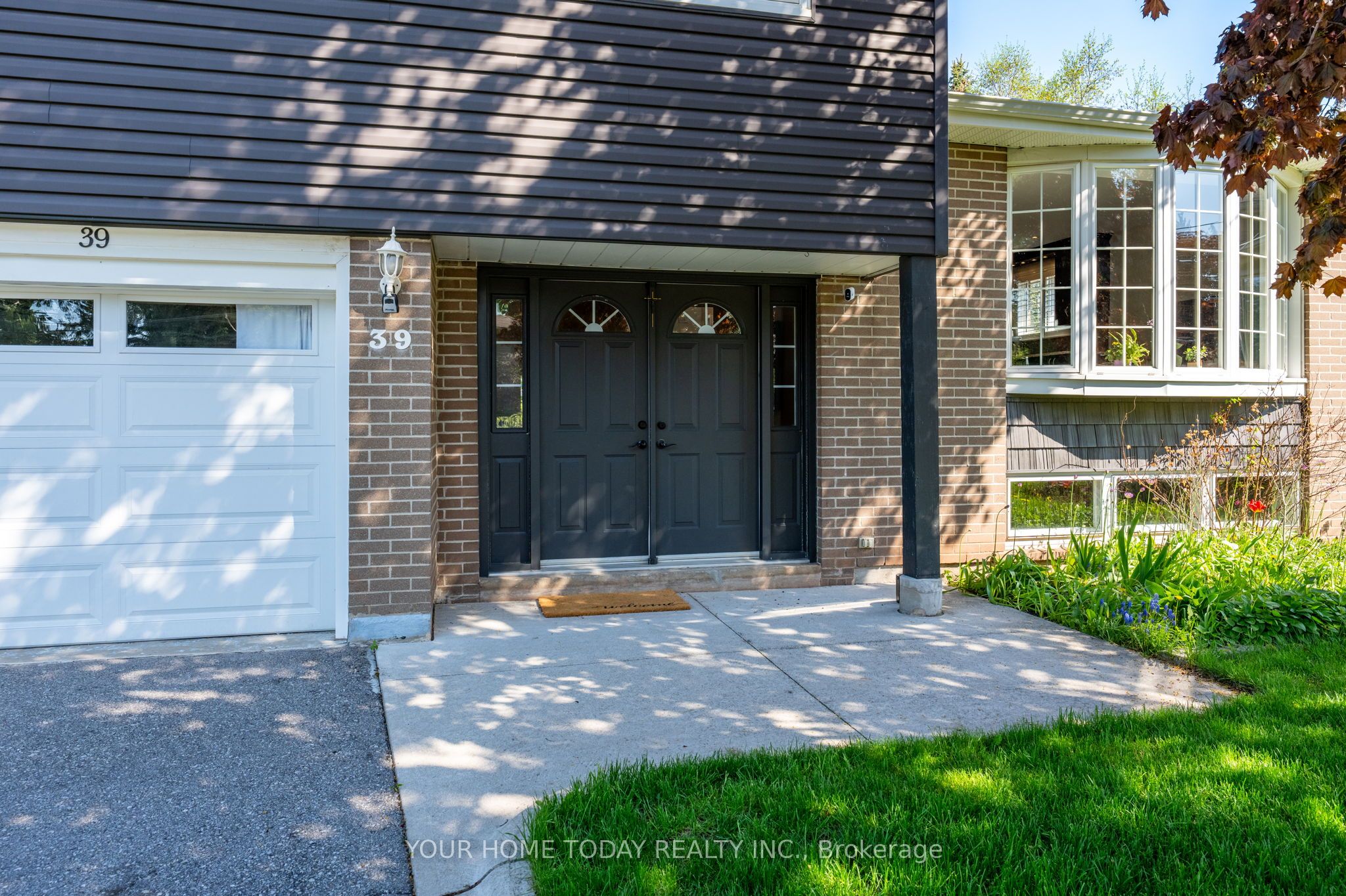 39 Eleanor Crescent
