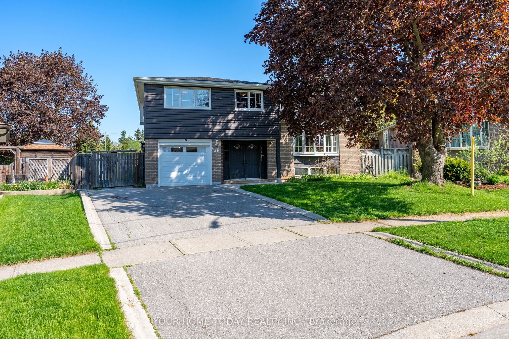 39 Eleanor Crescent