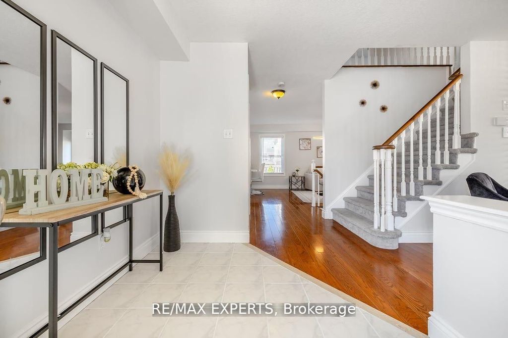 Photo of 10 Snowden Avenue, Barrie, ON L4M 7H3 (MLS # S13202206)