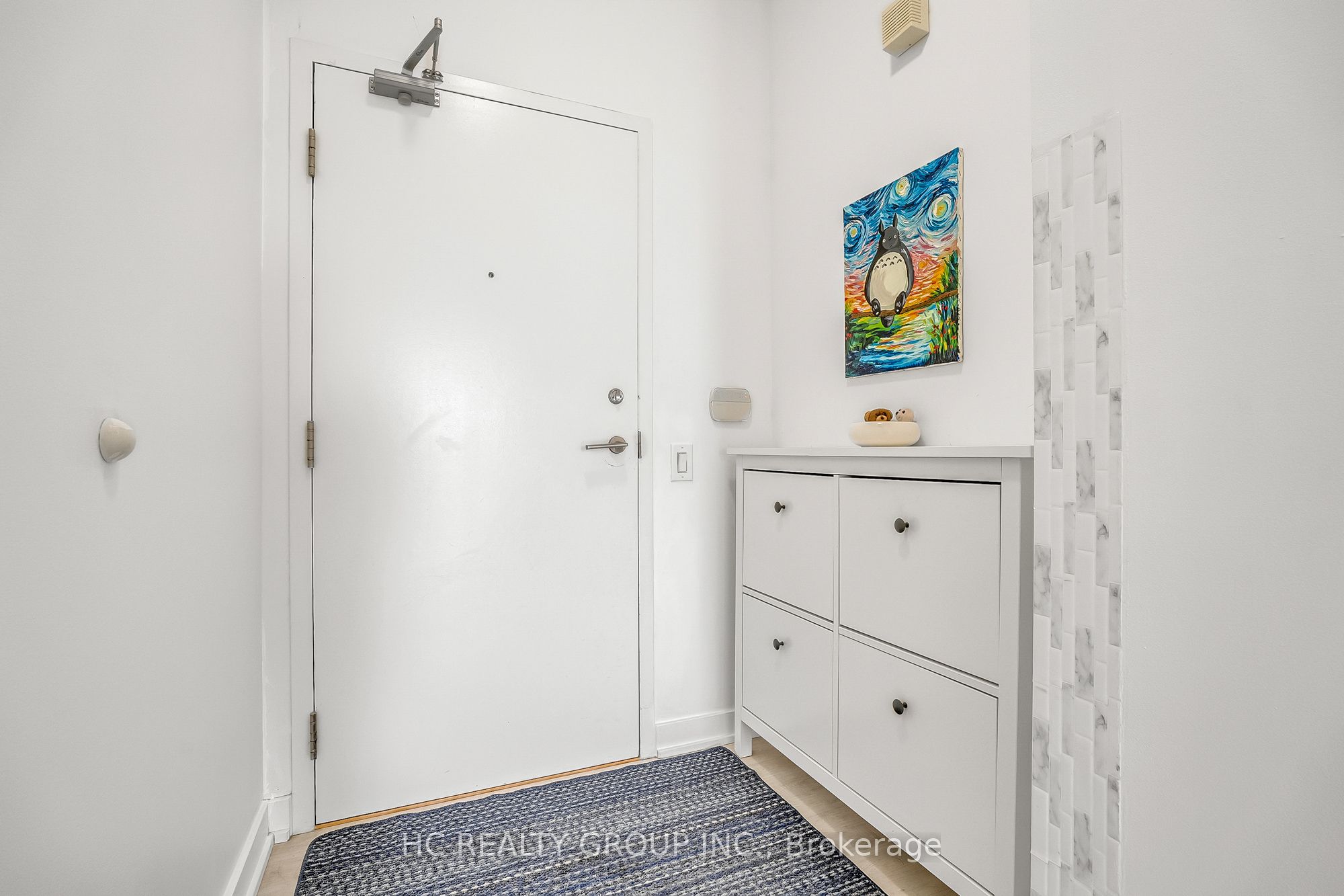 33 Singer Court 2205