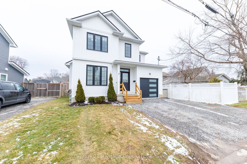 Photo of 18 Parkview Avenue, Fort Erie, ON L2A 5L7 (MLS # X12710778)