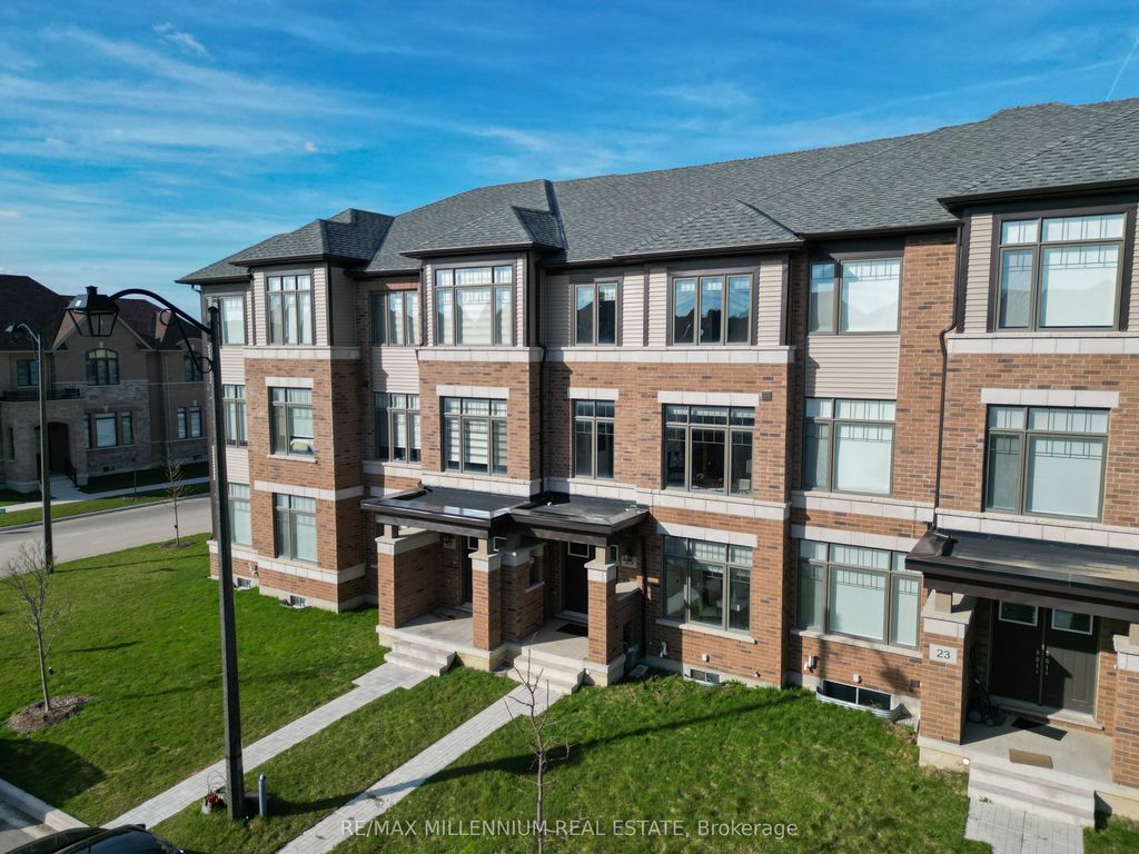 Photo of 25 Lipscott Drive, Caledon, ON L7C 4J7 (MLS # W13020666)