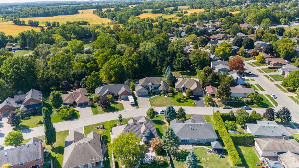 Photo of 15 Royal York Court, Brant, ON N0E 1N0 (MLS # X12416474)