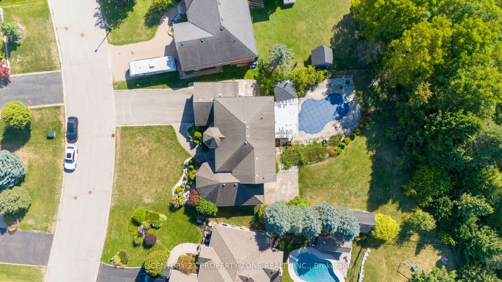 Photo of 15 Royal York Court, Brant, ON N0E 1N0 (MLS # X12416474)