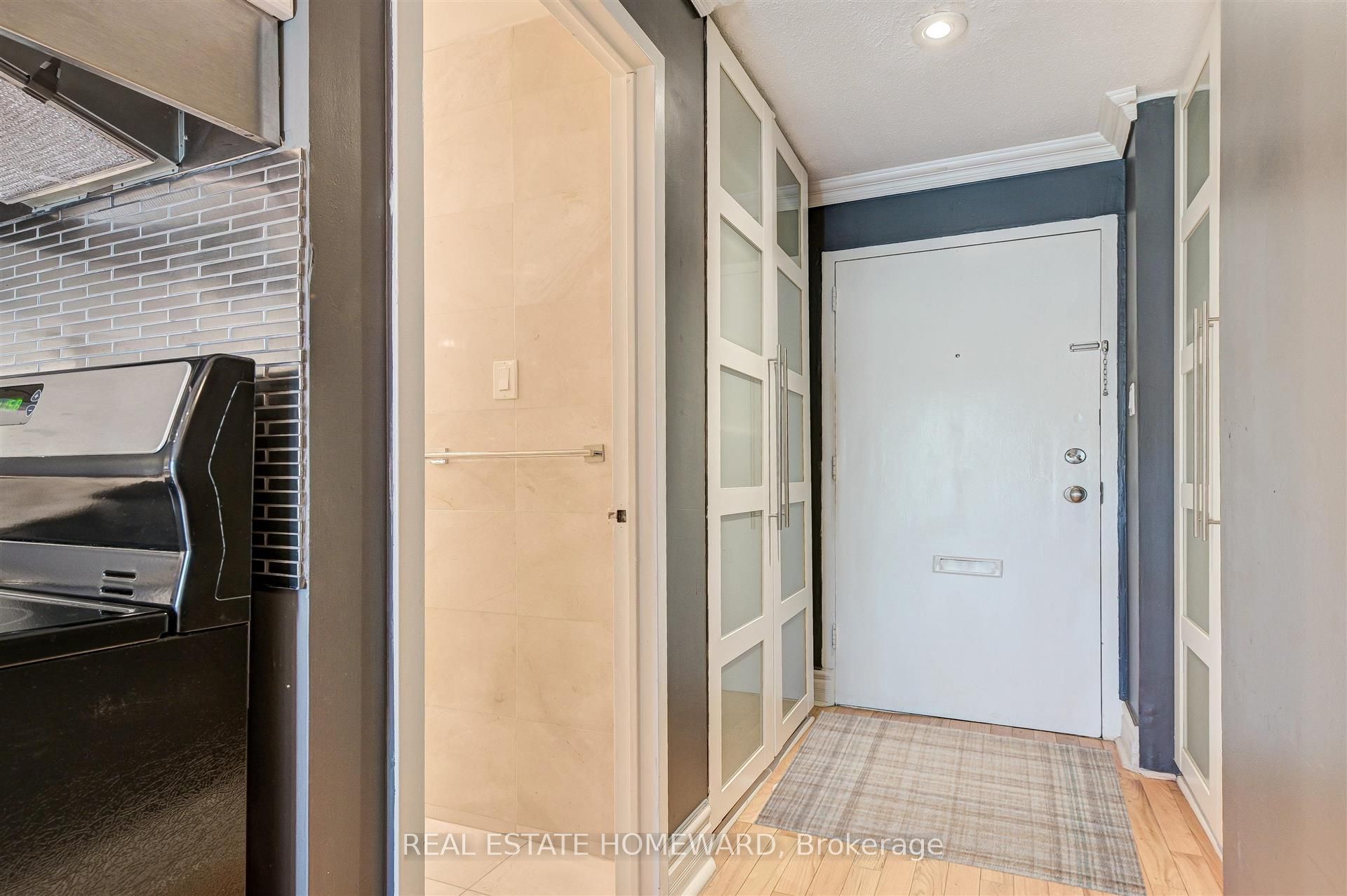 123 Woodbine Avenue 322