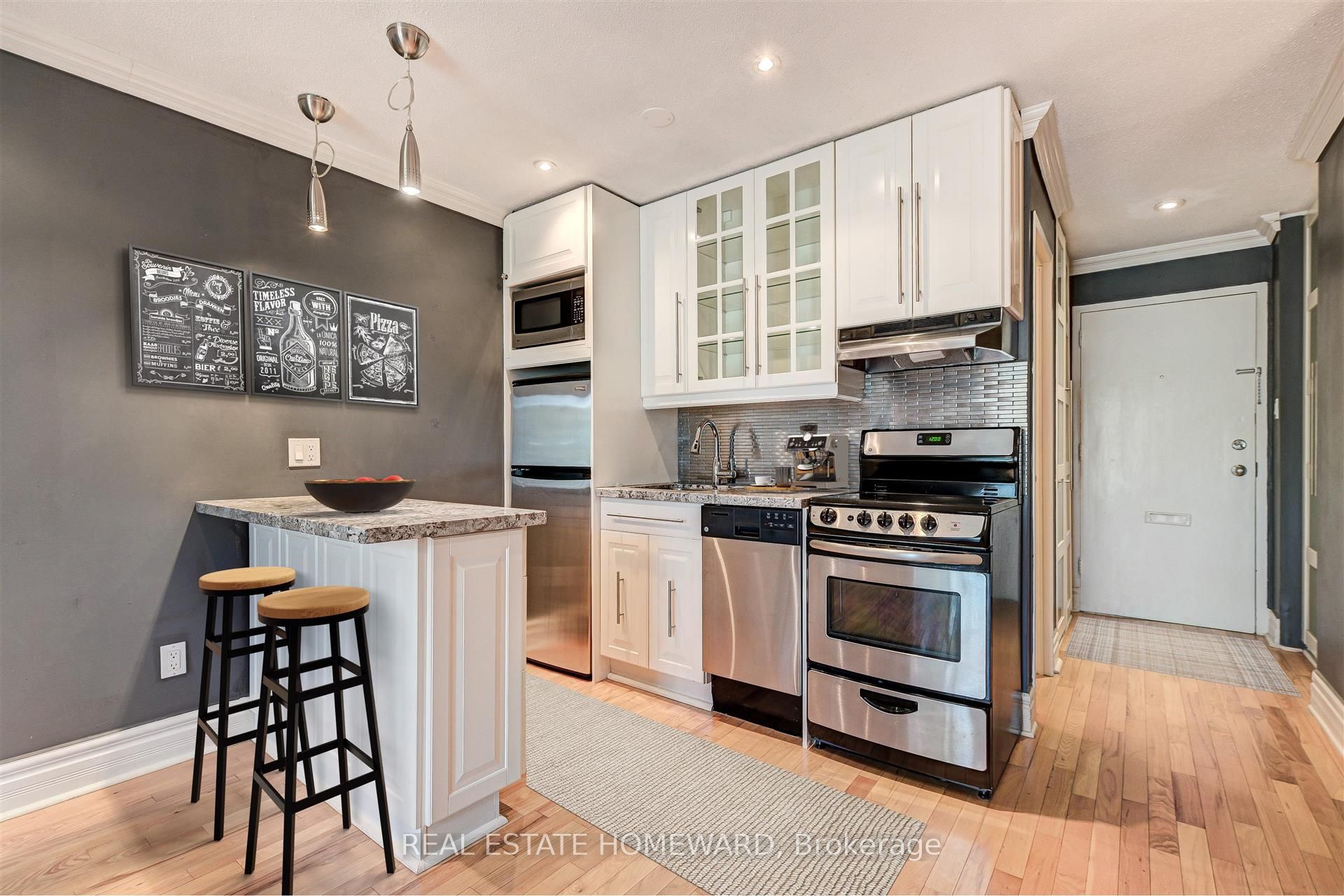 123 Woodbine Avenue 322