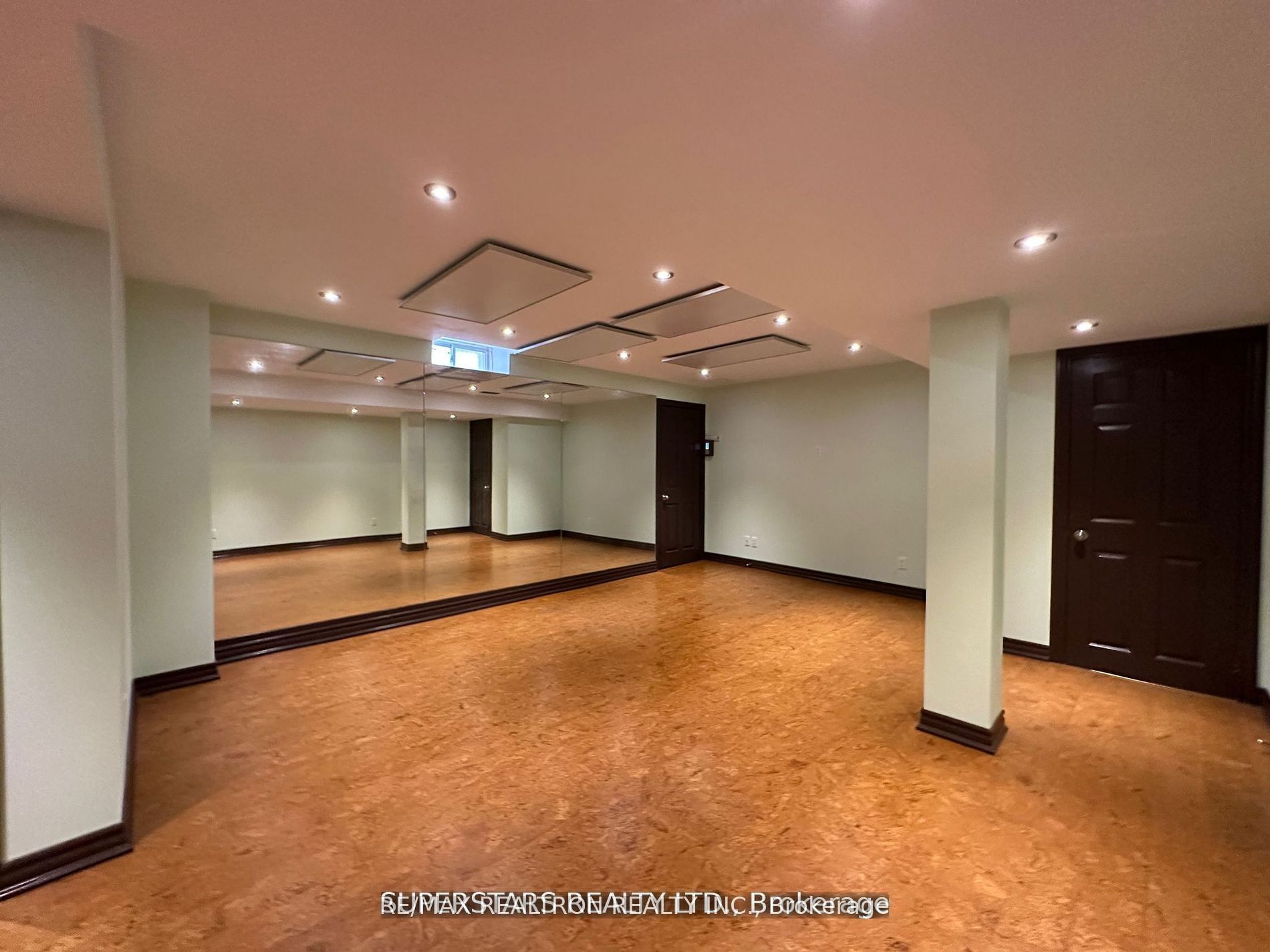 742 Hammersly Boulevard Bsmt
