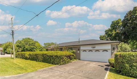 1284 Warwick Avenue Oakville ON L6L 2V9