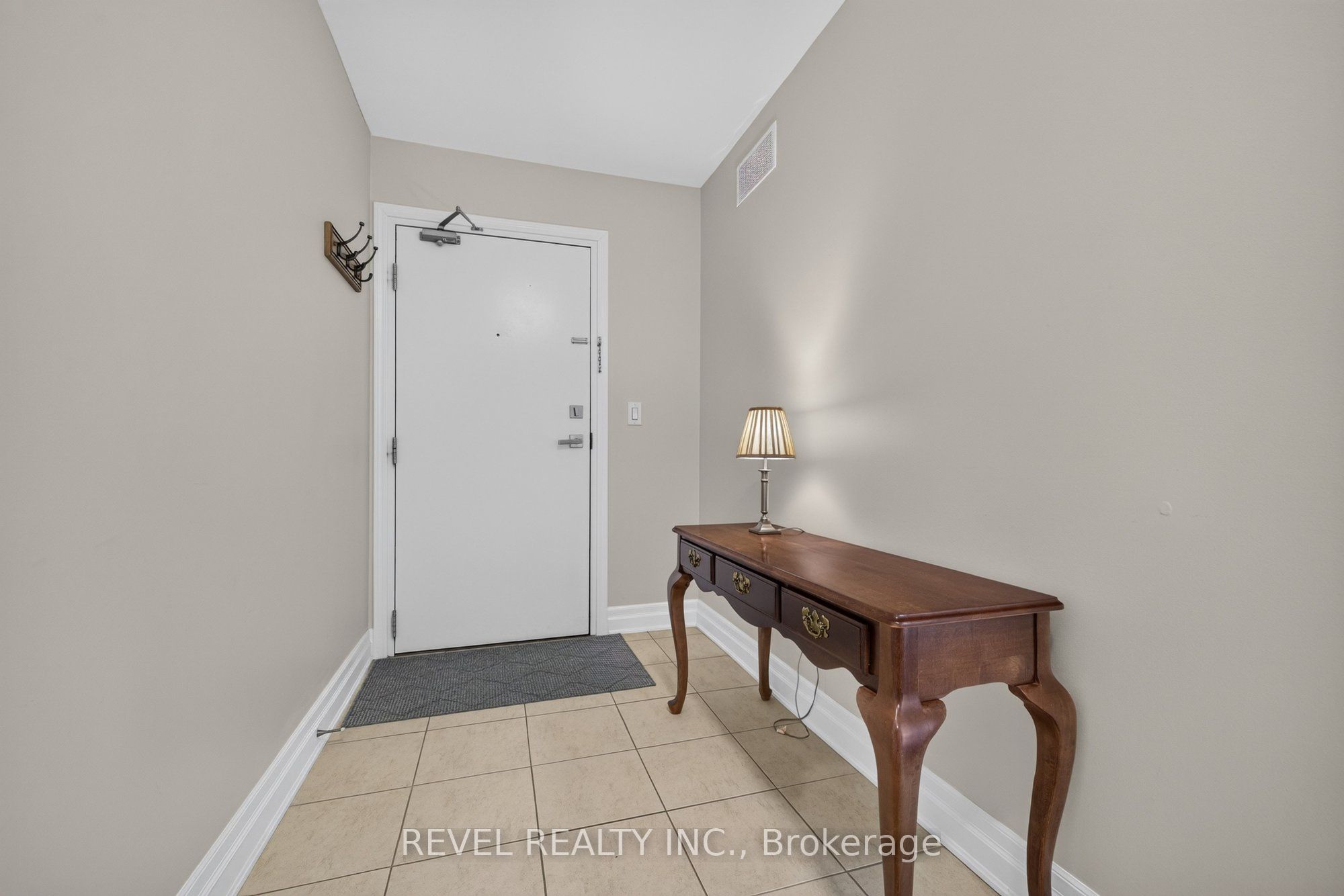 1045 Nadalin Heights 209