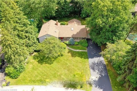 262 Cardinal Drive Oakville ON L6J 4P2