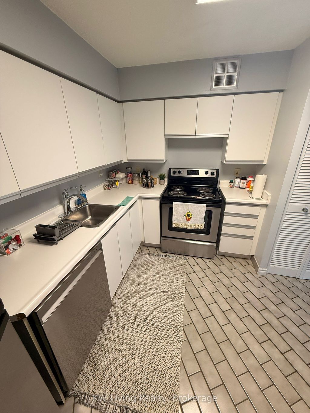 Photo of 260 Queens Quay W #2608, Toronto, ON M5V 0L2 (MLS # C13130208)