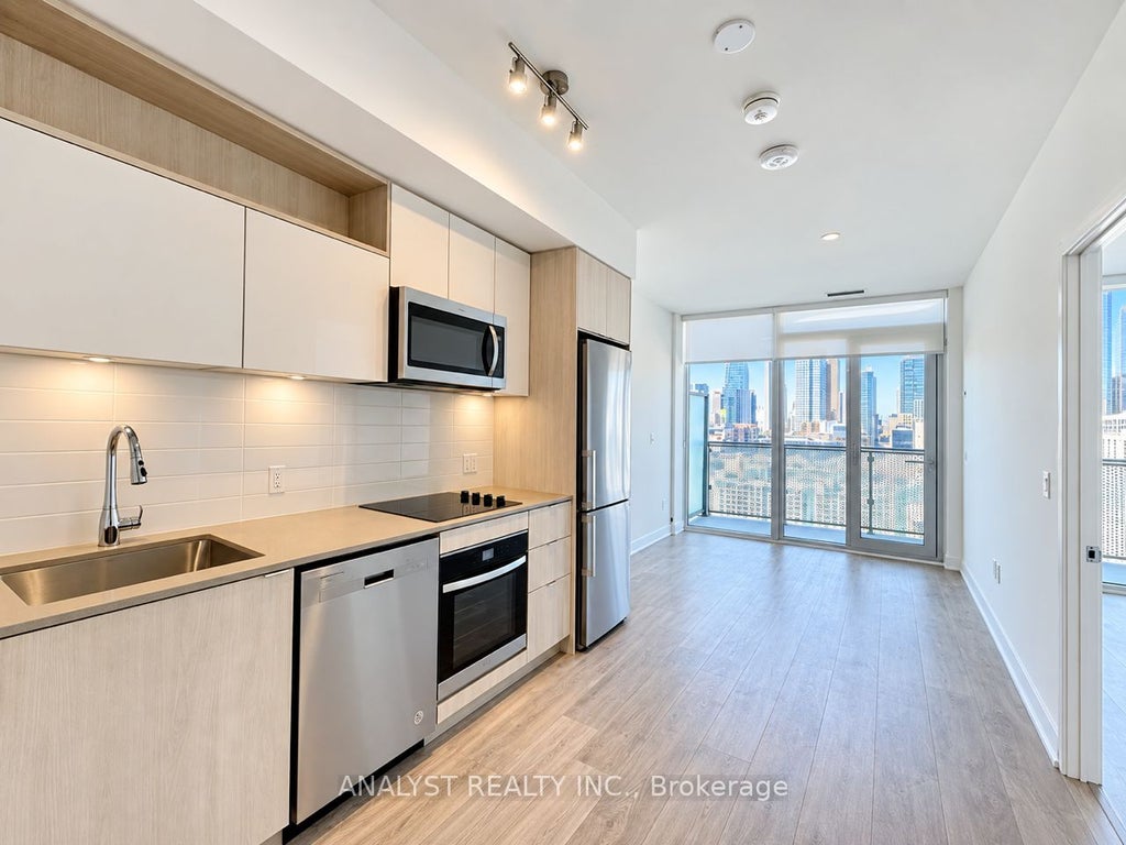 Photo of 135 Lower Sherbourne Street #1956, Toronto, ON M5A 1Y4 (MLS # C13770096)
