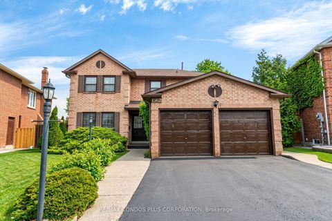 1562 Lovelady Crescent Mississauga ON L4W 2Z1