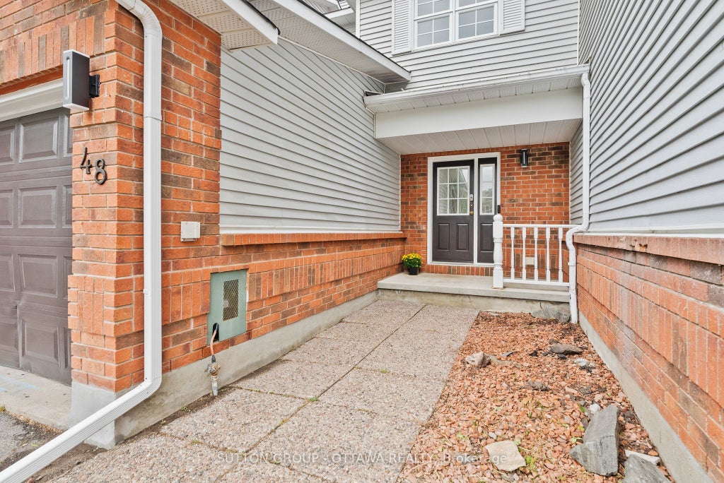 Photo of 48 KALBROOK Street, Kanata, ON K2T 1A6 (MLS # X14126498)