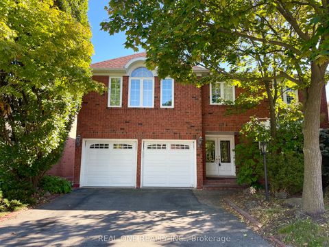 1369 Mapleridge Crescent Oakville ON L6M 2G8