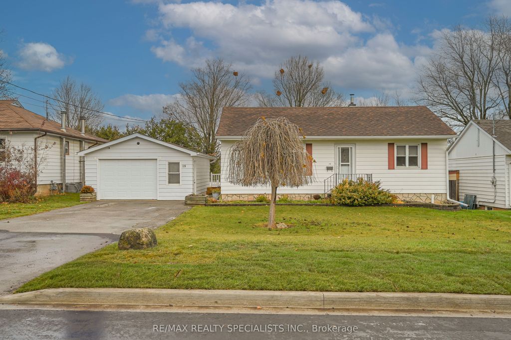 Photo of 19 Temple Road, Halton Hills, ON L7G 3J6 (MLS # W12705290)