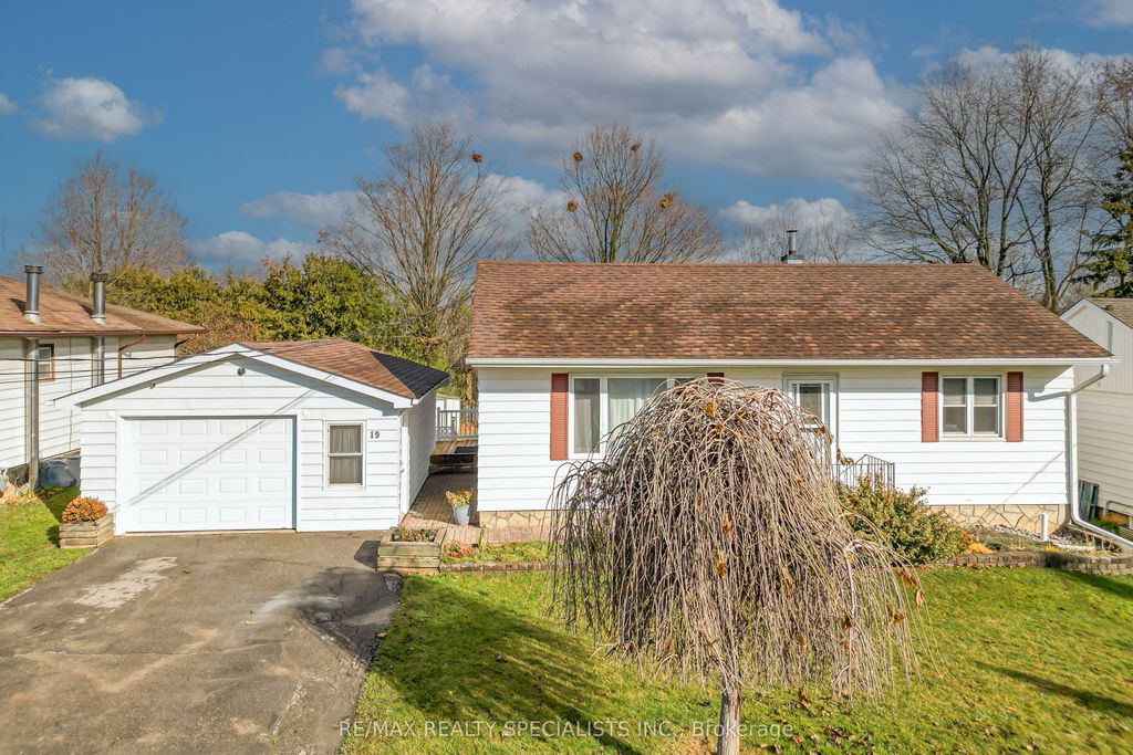 Photo of 19 Temple Road, Halton Hills, ON L7G 3J6 (MLS # W12705290)