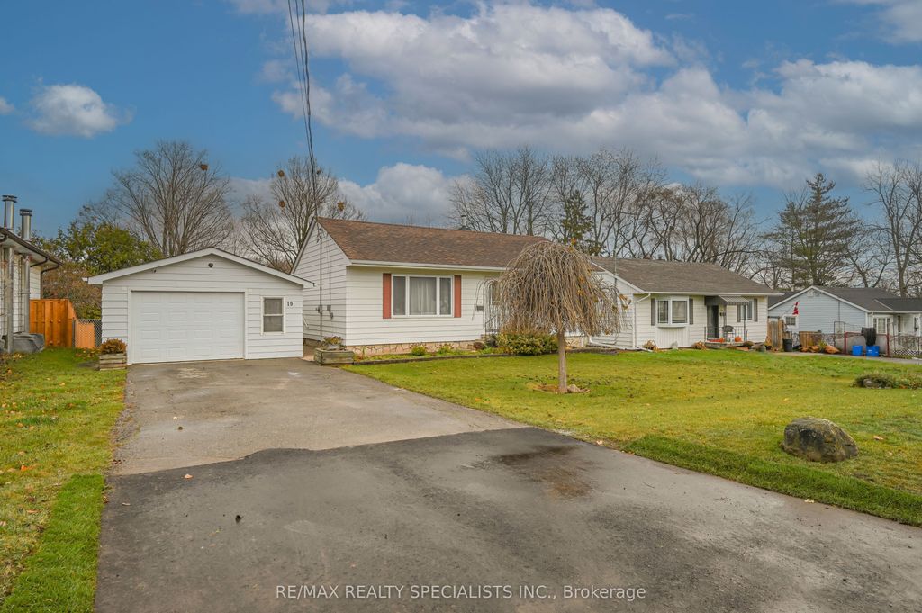 Photo of 19 Temple Road, Halton Hills, ON L7G 3J6 (MLS # W12705290)