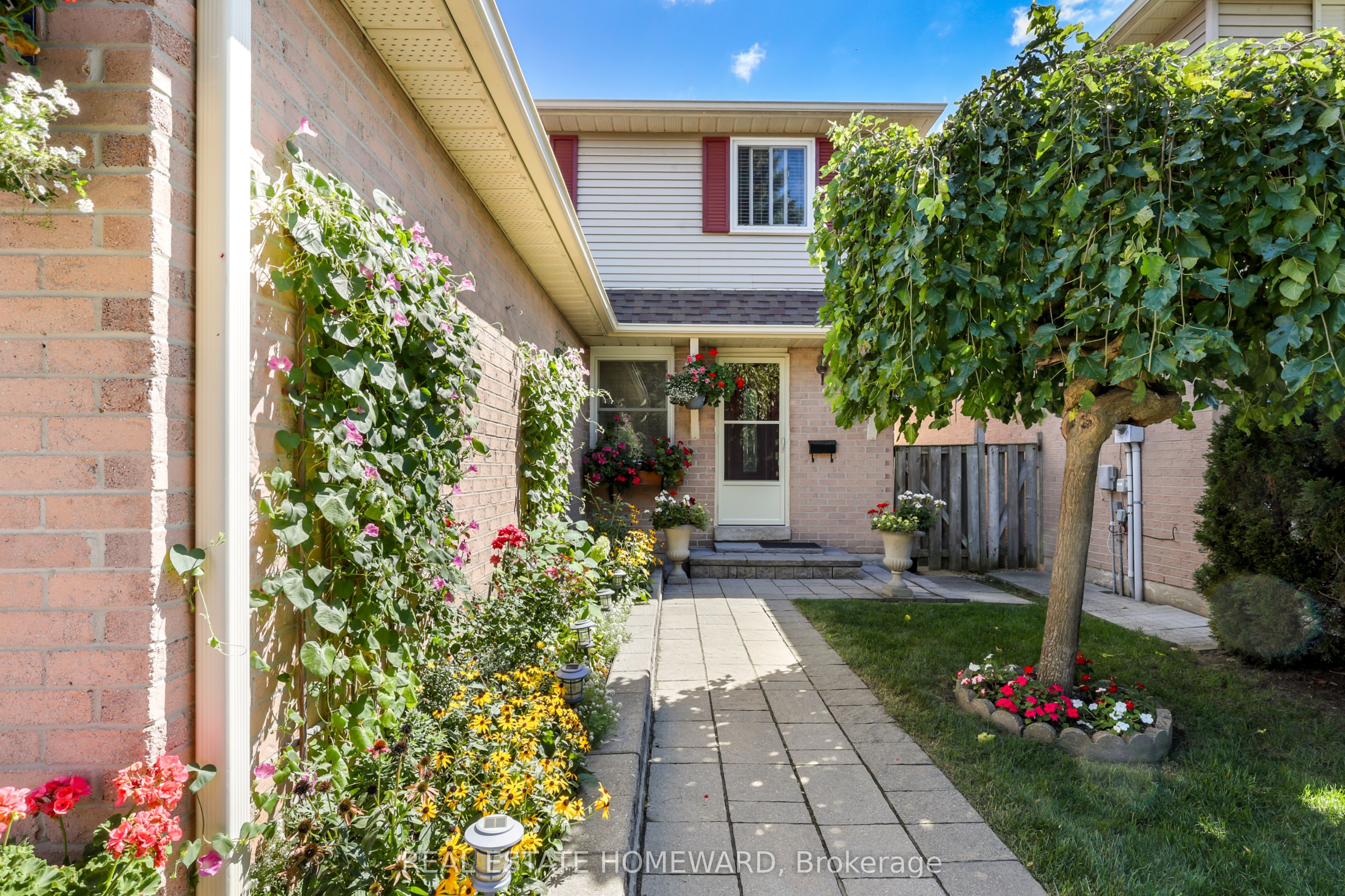 6399 Colebrook Crescent