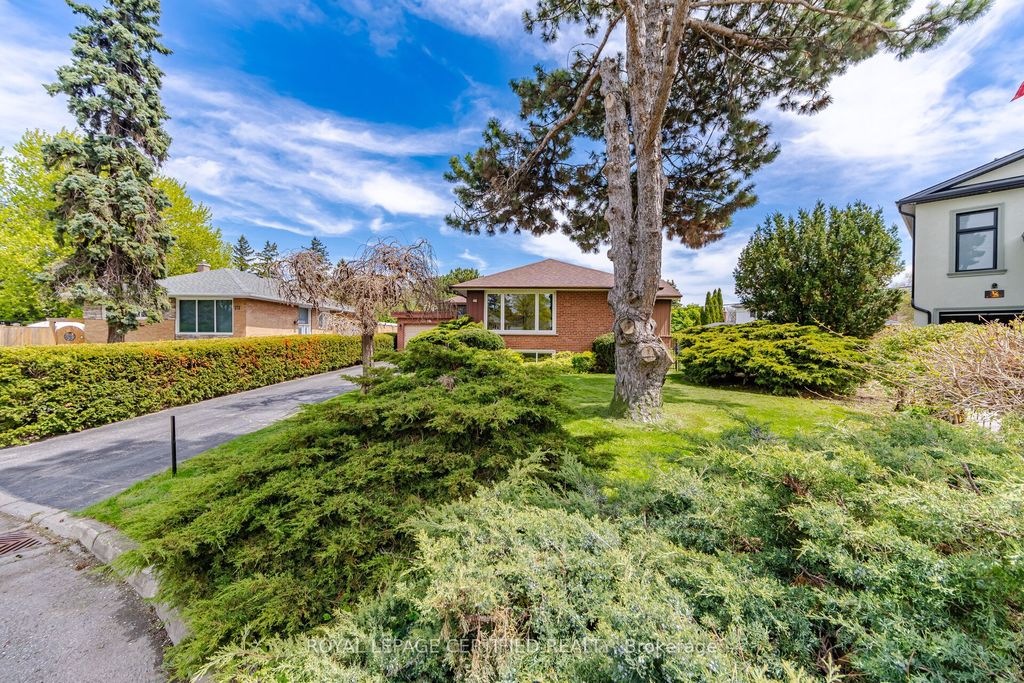 Photo of 34 Warbeck Place, Toronto, ON M9R 3C3 (MLS # W13138628)