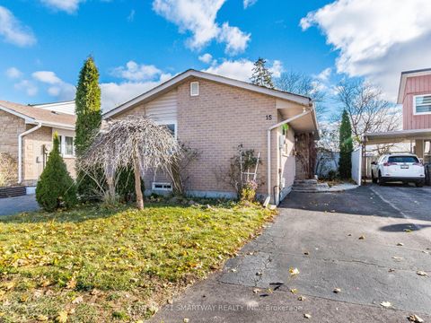 15 Huronia Court Brampton ON L6S 2C7