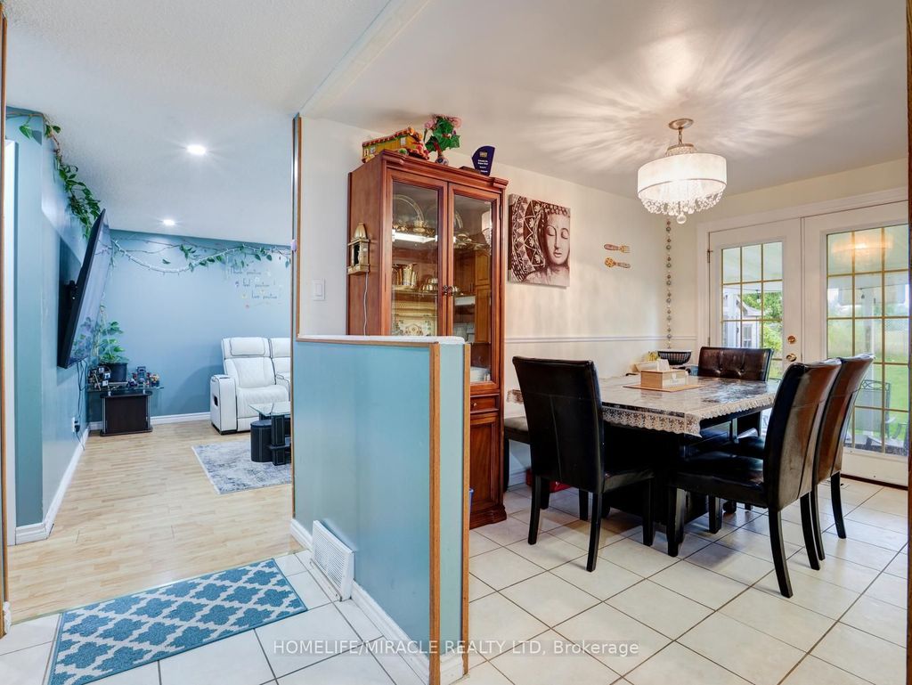 Photo of 128 Macatee Place S, Cambridge, ON N1R 6Z8 (MLS # X13100932)