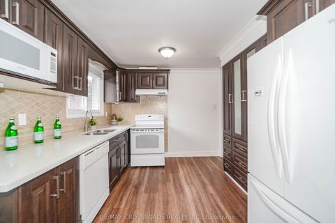 Photo of 8 Topaz Gate, Toronto, ON M2M 2Z7 (MLS # C12654808)