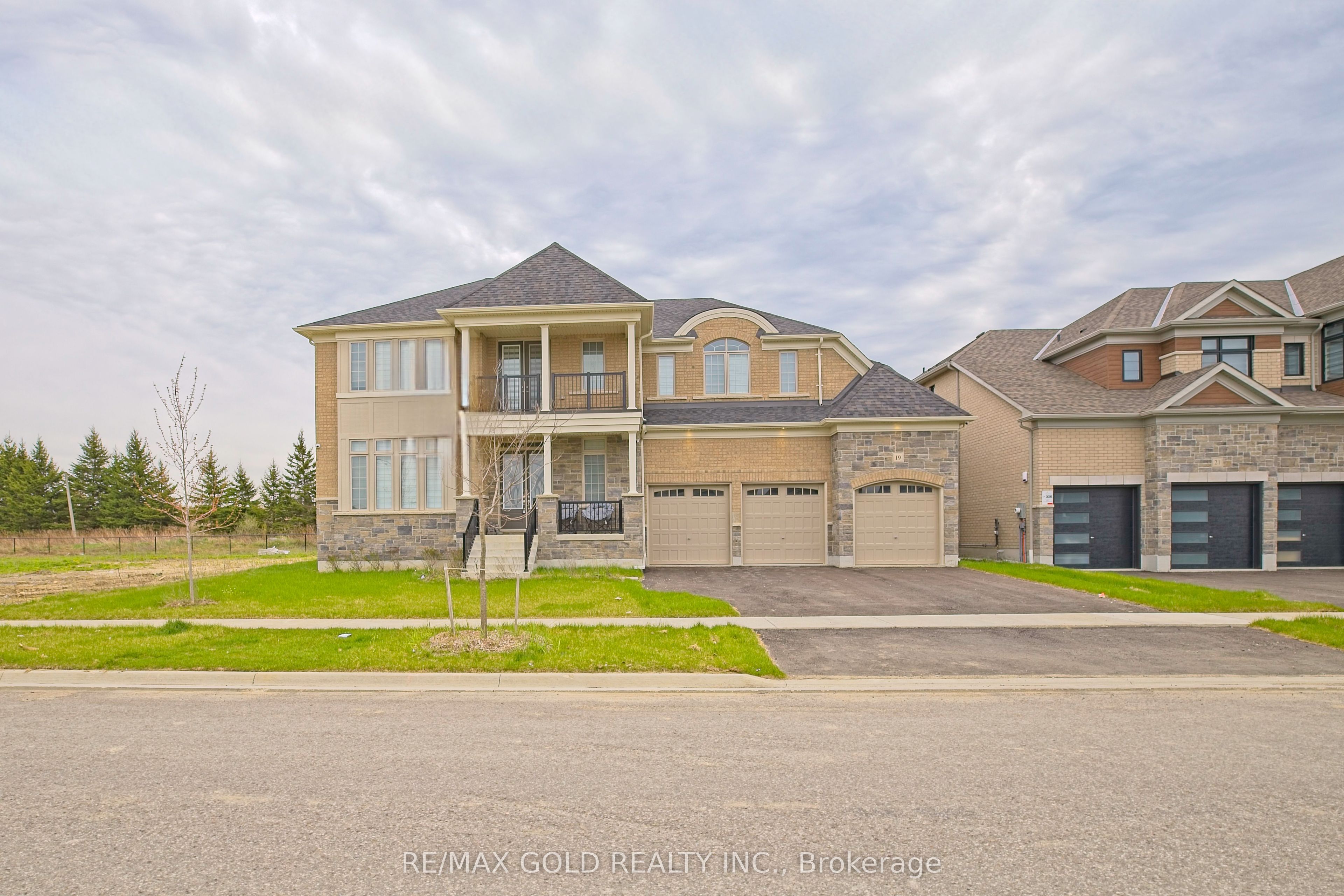 19 Marigold Boulevard