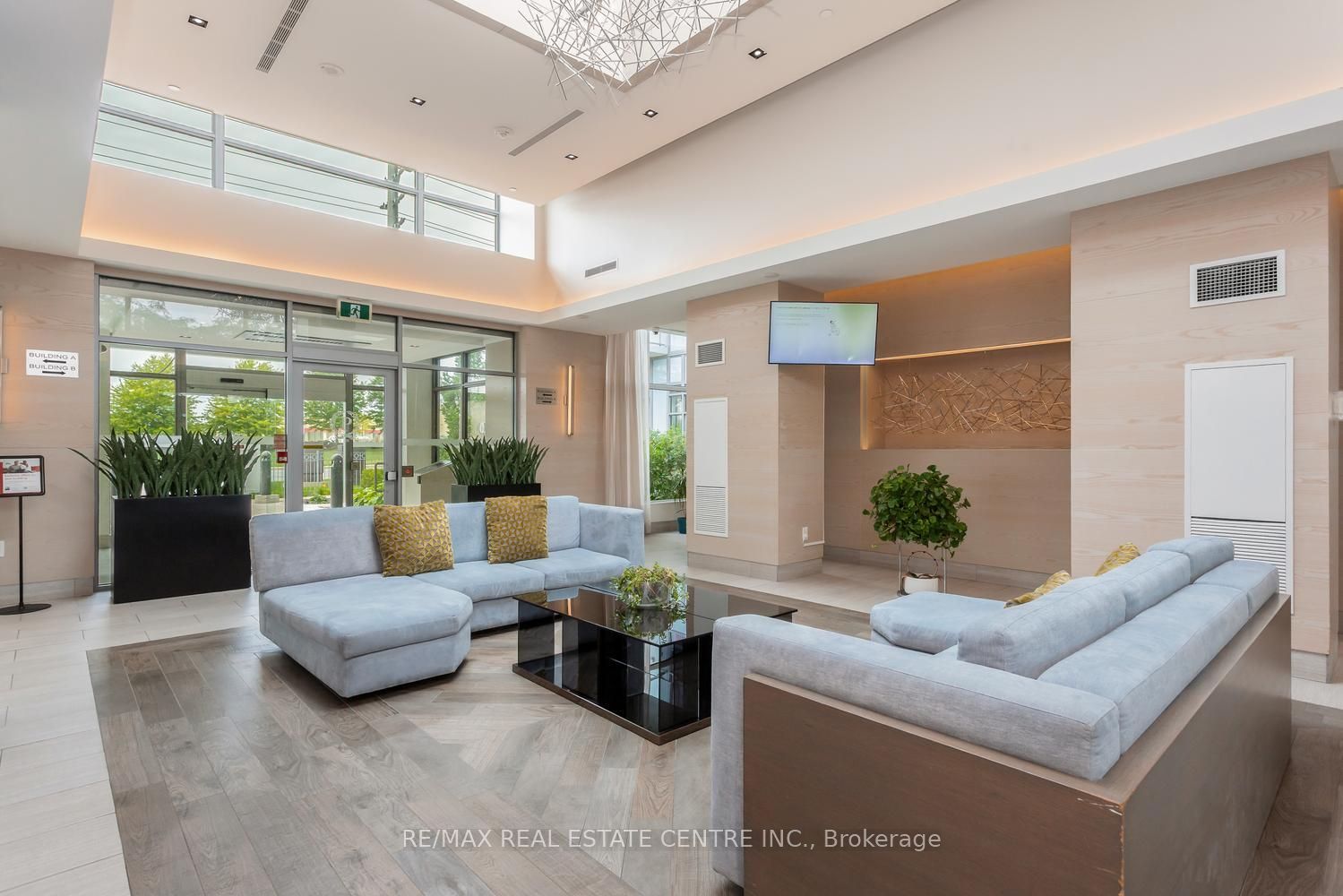 4655 Glen Erin Drive E 1009