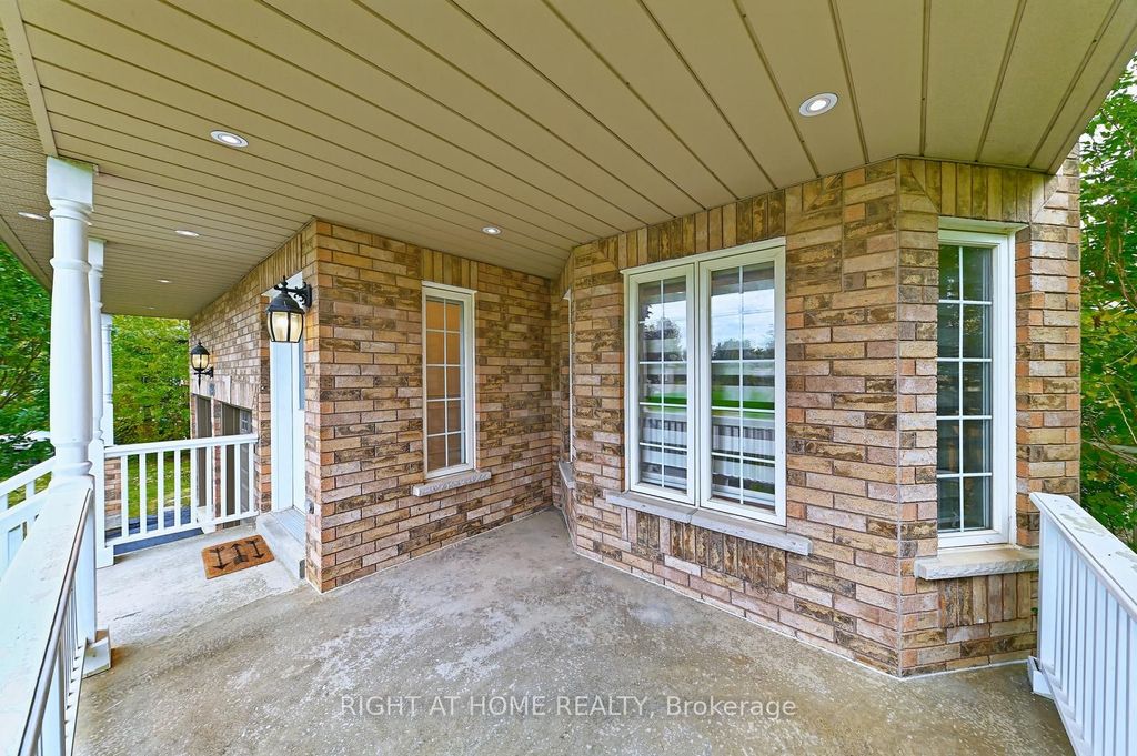 Photo of 6843 Campbell Settler Court, Mississauga, ON L5W 1B3 (MLS # W13219316)