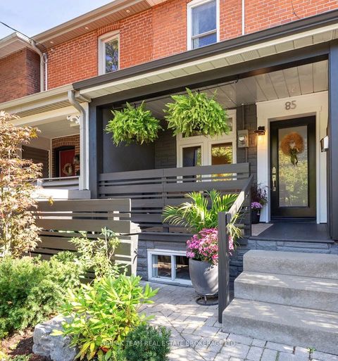 85 Watson Avenue Toronto ON M6S 4E2