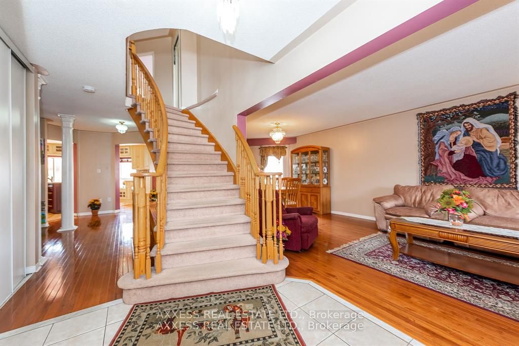 975 Bristol Road W