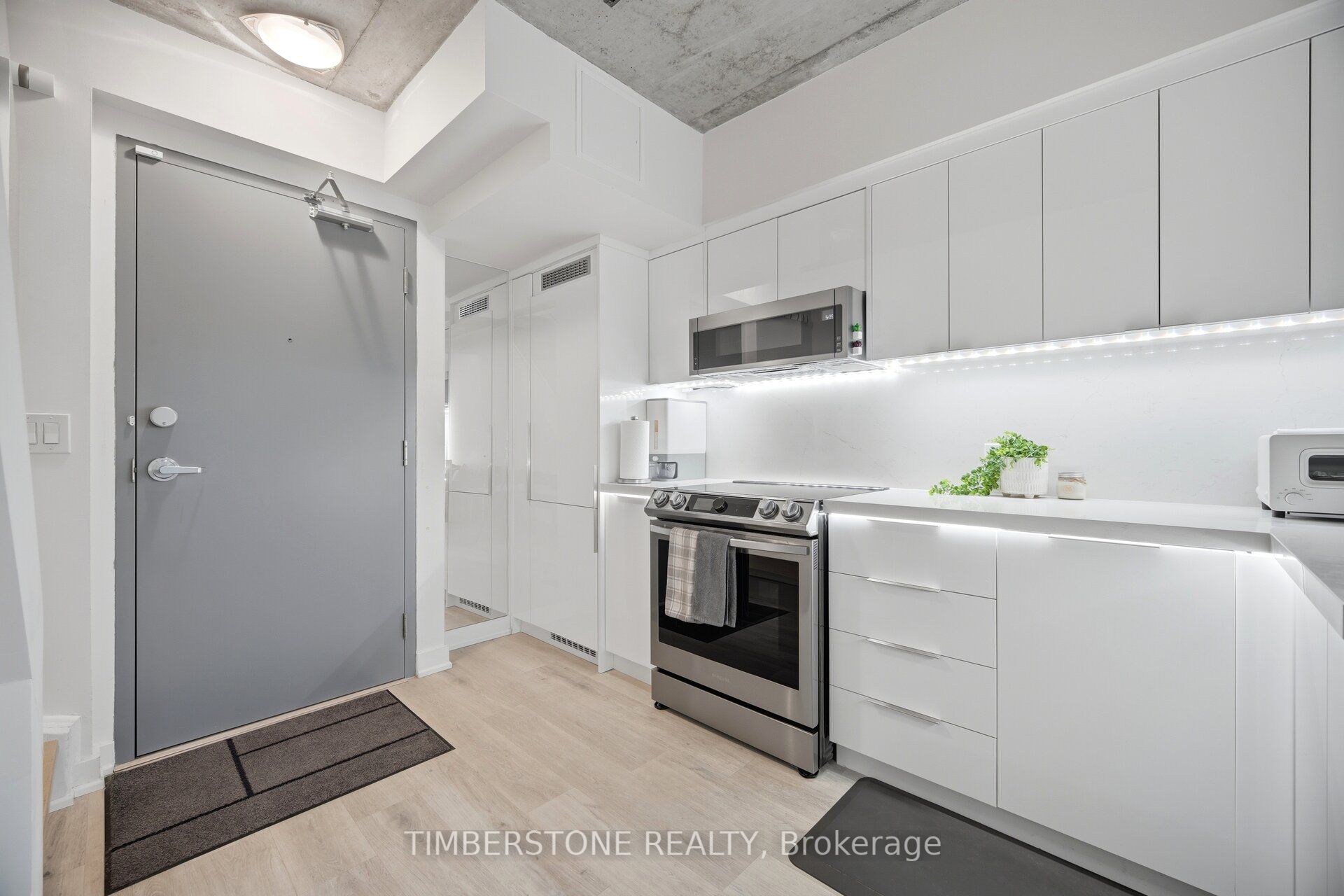255 Richmond Street E 122
