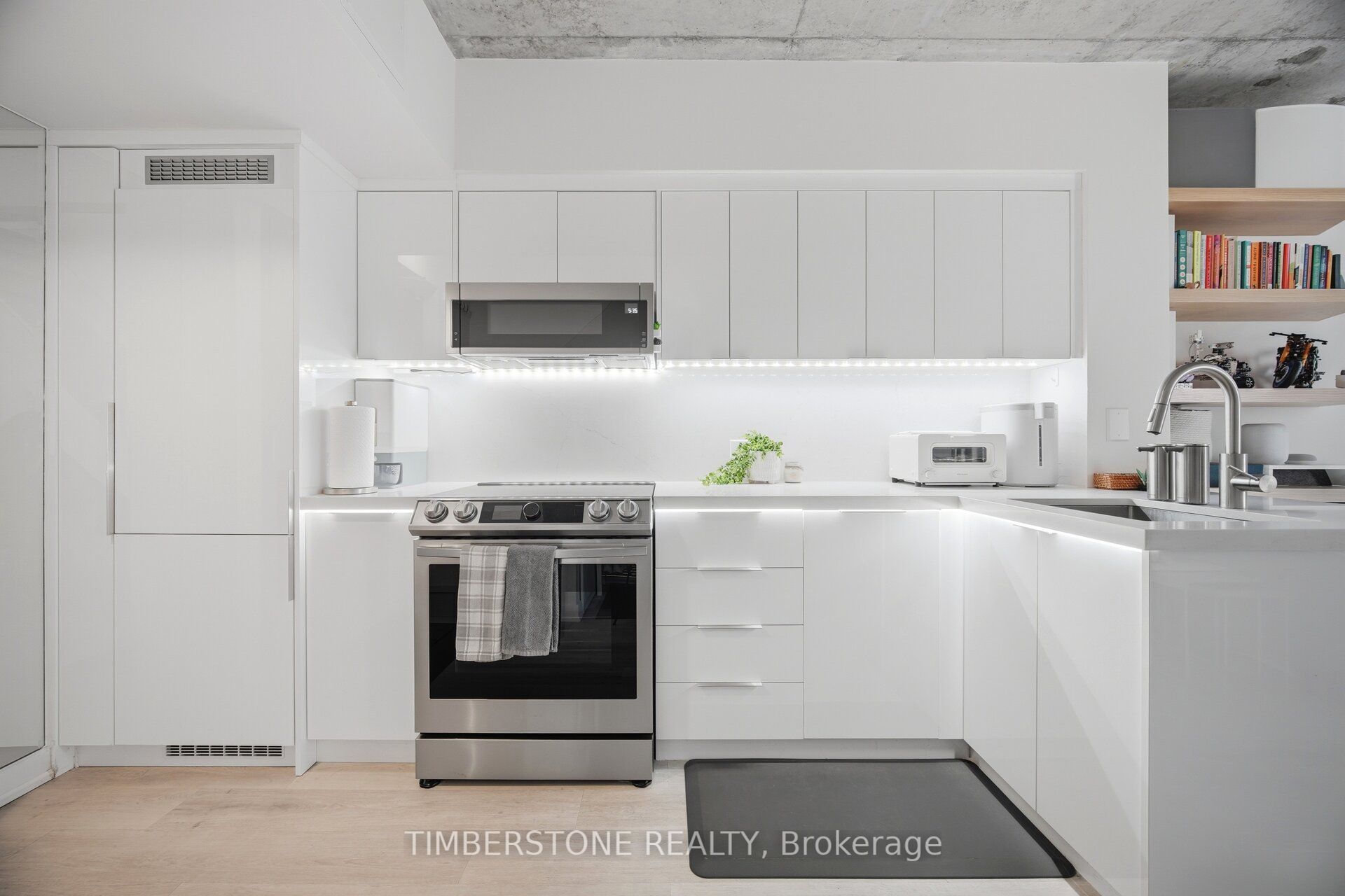 255 Richmond Street E 122