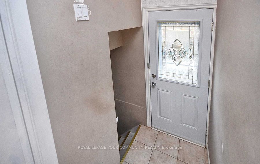 25 Rockport Crescent Lower