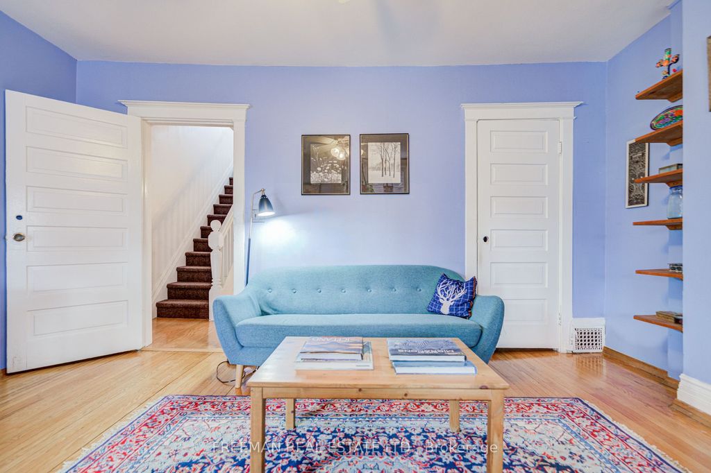 Photo of 617 Clinton Street, Toronto, ON M6G 2Z8 (MLS # C13003636)