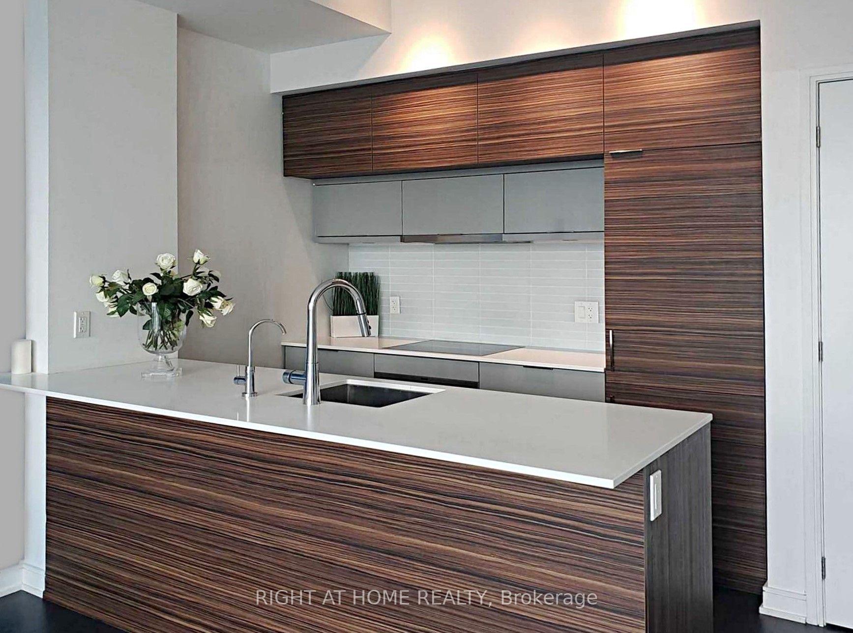 88 Scott Street 4707