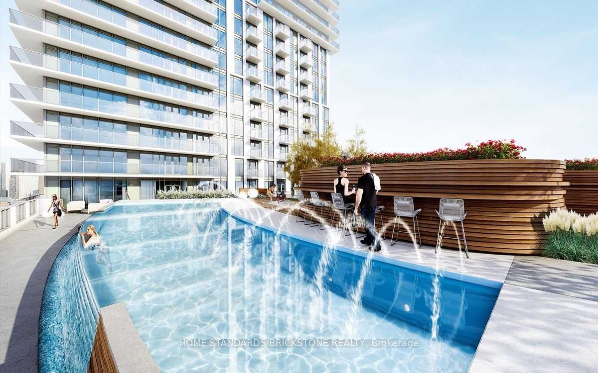 Photo 1 of 7 — 251 Jarvis Street E 1533, Toronto, ON M5B 0C3